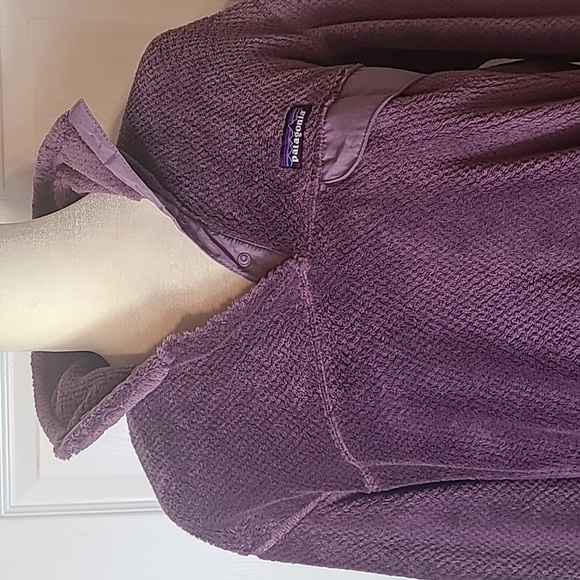 Patagonia 1/4 Snap Fleece Pullover - Picture 2 of 12